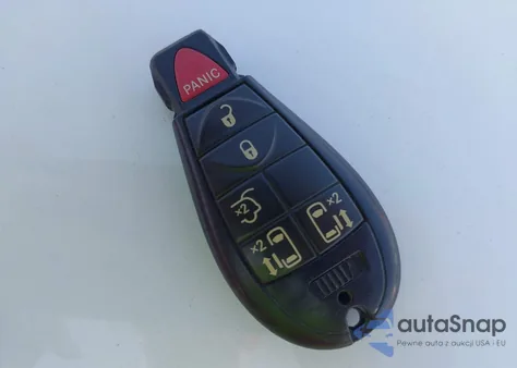 2010 Chrysler Town & Country Touring from USA, damaged, VIN 2A4RR5D18AR245563